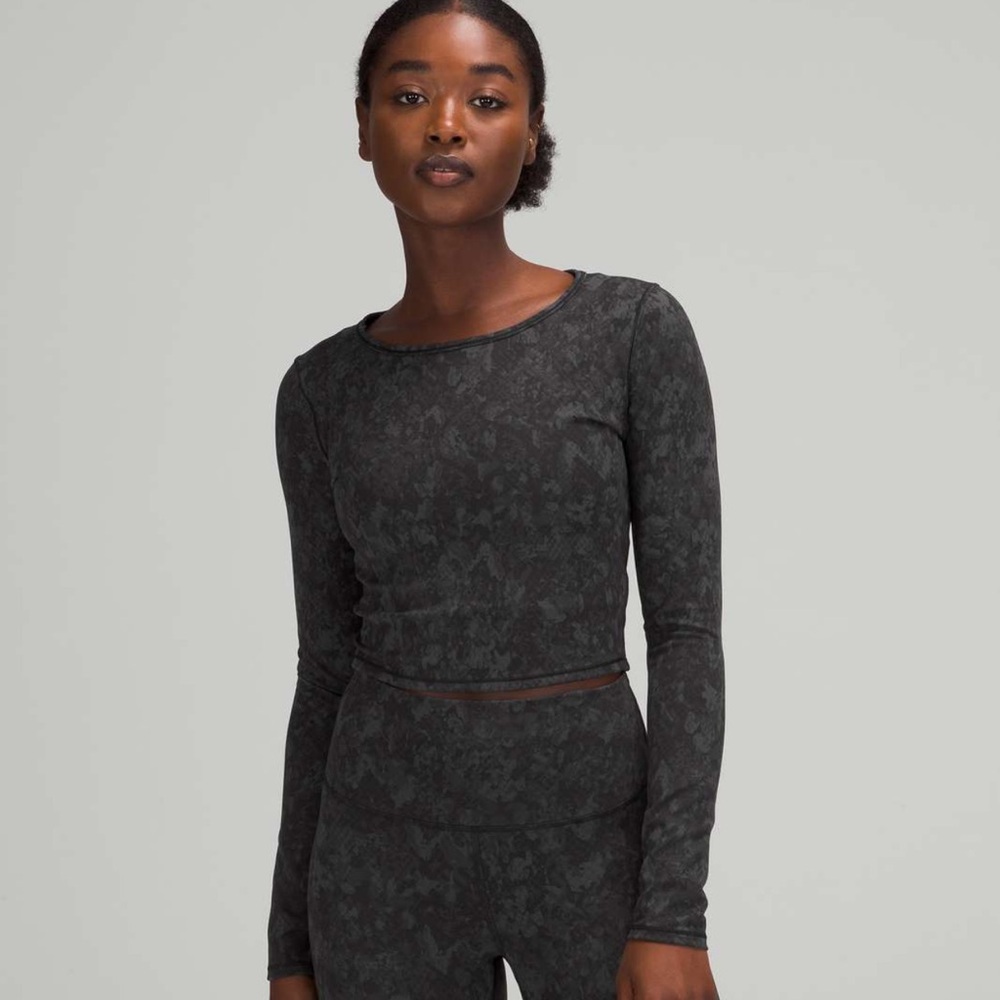 Lululemon Wunder Train Cropped Long Sleeve Shirt
Hideaway Camo Deep Coal Multi
